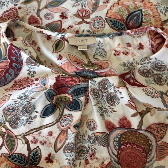 LOFT Cream Relaxed Sleeveless Tank Top - Picture 4 of 5